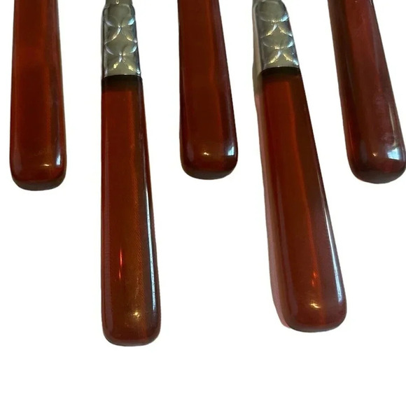 Pier One 39 Piece Stainless Flatware Red Acrylic Handles Mod Floral Embossed - Picture 2 of 14